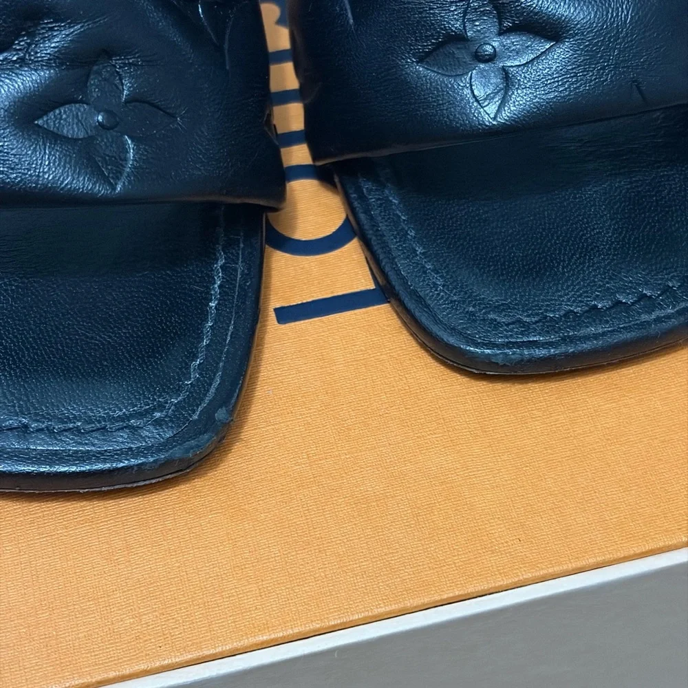 Louis Vuitton Black Embossed Heels - Picture 4 of 6